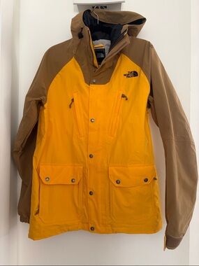 NWOT The North Face Men's Yellow/Brown Waterproof Hooded Jacket medium